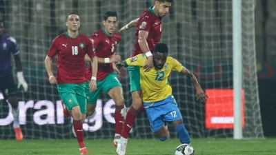 سفيان شاكلا يثير غضب الرياضيين: لا يستحق التواجد في المنتخب المغربي