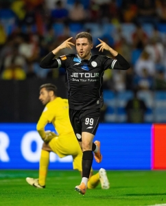 العزايزة ينضم لوكالة CAA Base العالمية