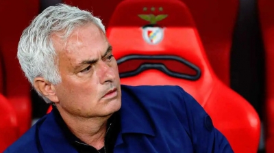 مورينيو يطلب التعاقد مع 4 لاعبين لريال مدريد