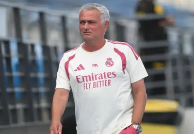 مورينيو يُخرج ثلاثي ريال مدريد من حساباته
